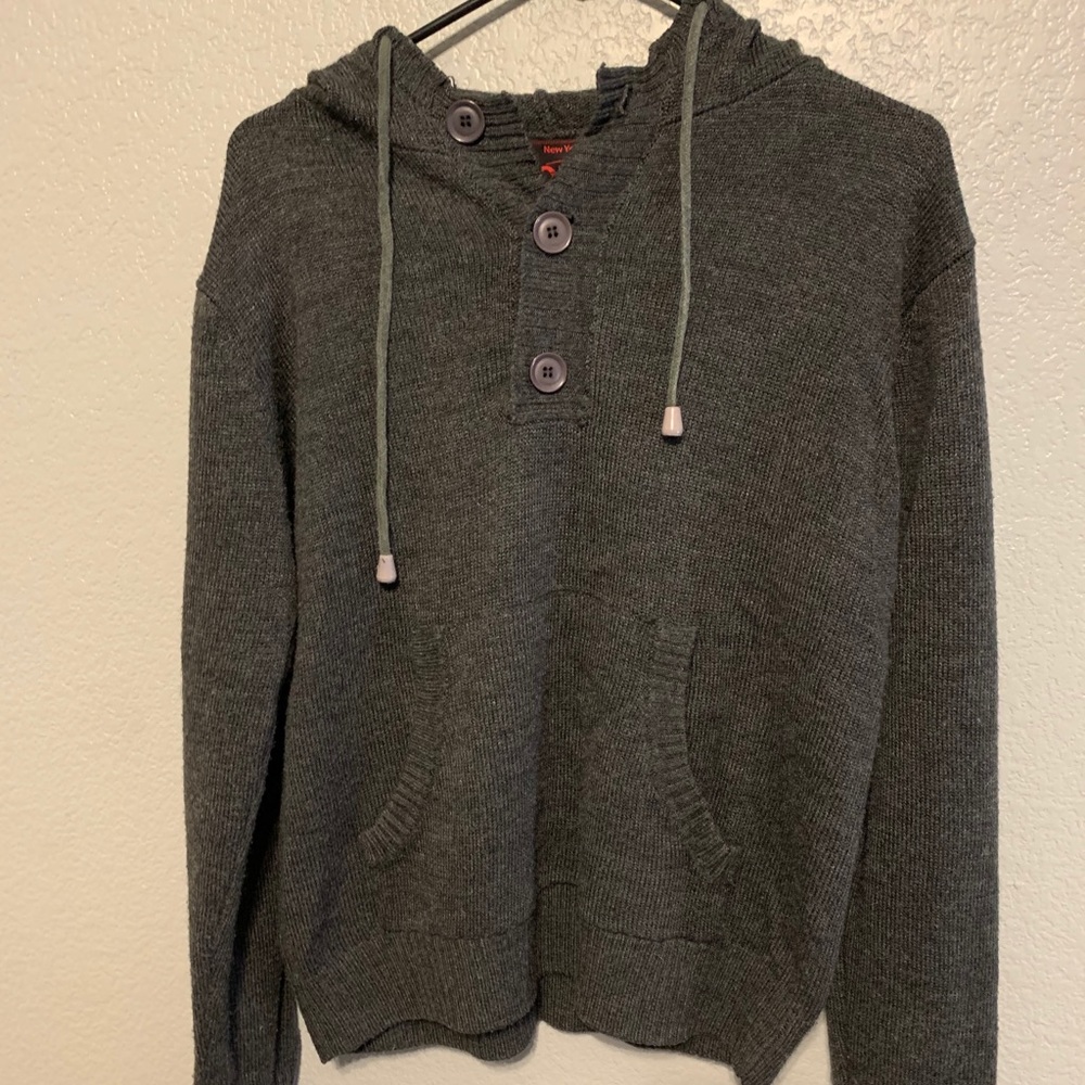 Men’s medium thin hoodie sweatshirt